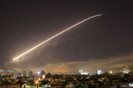 США вместе с Францией и Великобританией начали операцию против Сирии