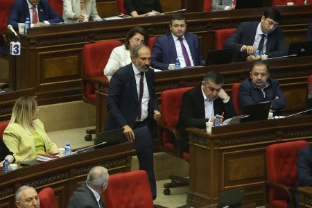 Никол Пашинян не получил достаточное количество голосов для избрания премьер-министром Армении