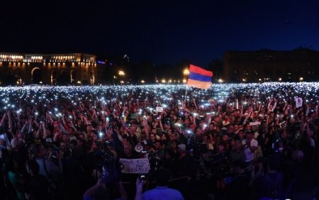 Демократия в Армении не отступает