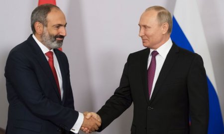 Путин призвал найти новые решения для развития отношений с Арменией