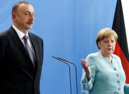В преддверии визита Меркель в Баку в Германии раскритиковали власти Азербайджана