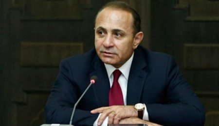 В Армении против экс-премьера Абраамяна возбудили дело о превышении полномочий