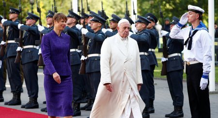 Папа Римский стал резидентом Эстонии