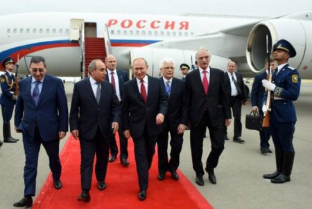 Путин прибыл в Баку с кратким рабочим визитом