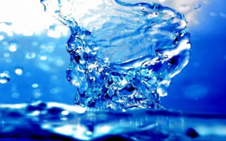 Вода на Крещение имеет лечебные свойства 