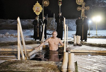 Владимир Путин: купался ли в проруби на Крещение в 2019 году? 