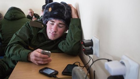 В России запретили военным пользоваться гаджетами на службе