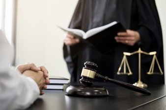 Договорное право: консультации юриста по договорам