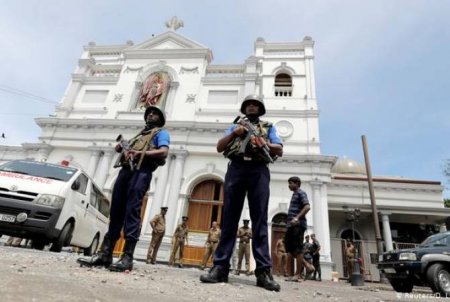 Власти Шри-Ланки продлили на месяц режим ЧП, введенный после терактов