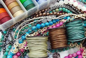 Что подарить женщине, которая любит заниматься рукоделием