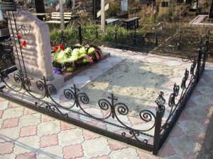 Как выбрать ограду на могилу?