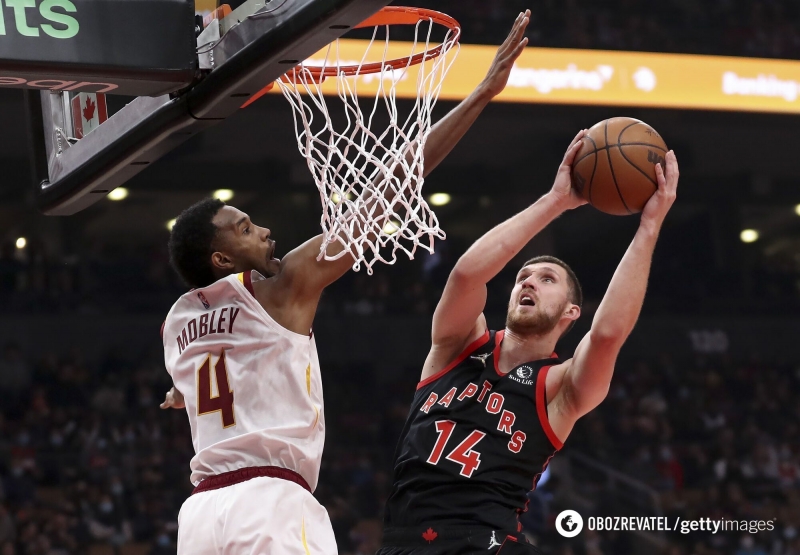 Карри установил рекорд НБА по трехочковым, ''Торонто'' Михайлюка сыграло овертайм с лидером