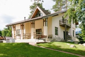 Отдыхаем с друзьями: аренда коттеджа лучший вариант