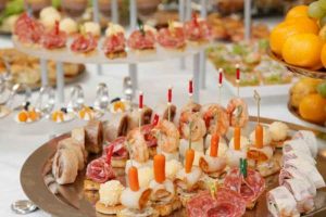 Для какого случая можно заказать закуски для фуршета