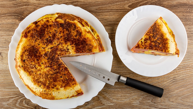 Ленивый пирог без замеса теста: много сочной начинки, а корочка тонкая