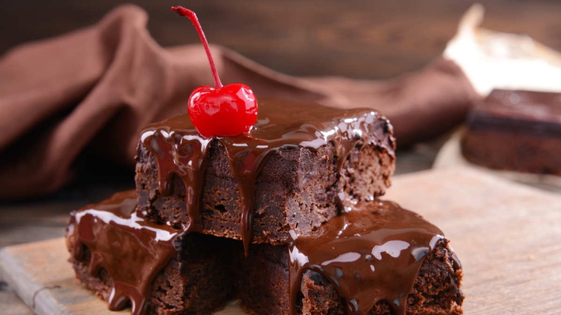Шоколадный десерт из 3 ингредиентов: без замеса теста и сахара