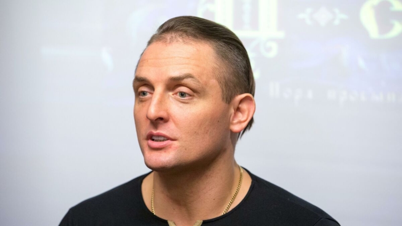 Аскольд Запашный в одиночку бросился тушить пожар