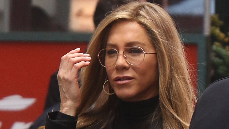 Дженнифер Энистон рассказала, почему друзья называют ее «доктором»