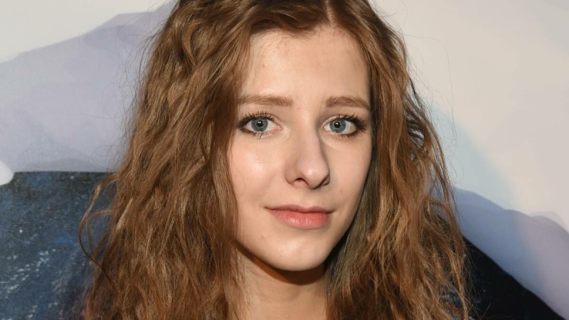 &laquo;Галина Сергеевна с племянницами&raquo;: Лиза Арзамасова поделилась кадром со съемок продолжения &laquo;Папиных дочек&raquo;