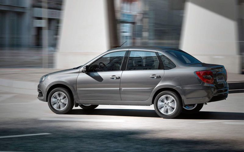 
            АвтоВАЗ возобновил производство Lada Granta с 16-клапанным двигателем
        