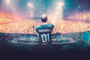 Популярная музыка в жанре House, известные диджеи жанра