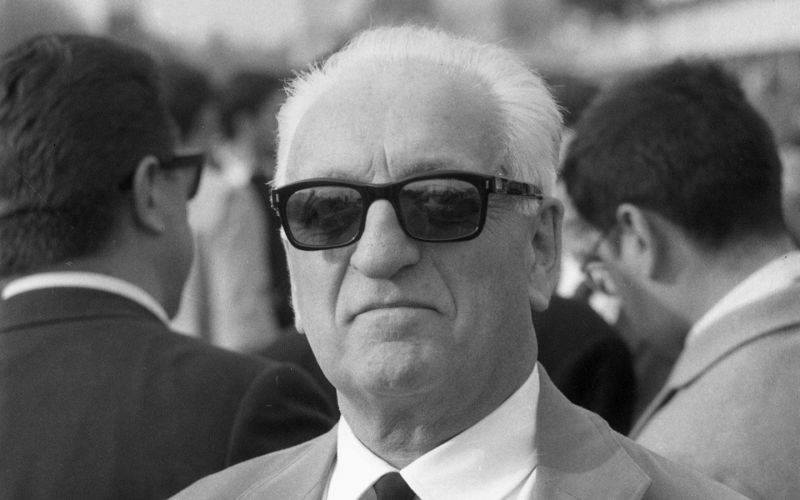 
            Энцо Феррари: маг автомобильного мира
        