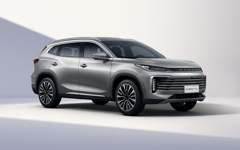 
            Exeed представил обновленный кроссовер TXL. Как он изменился
        