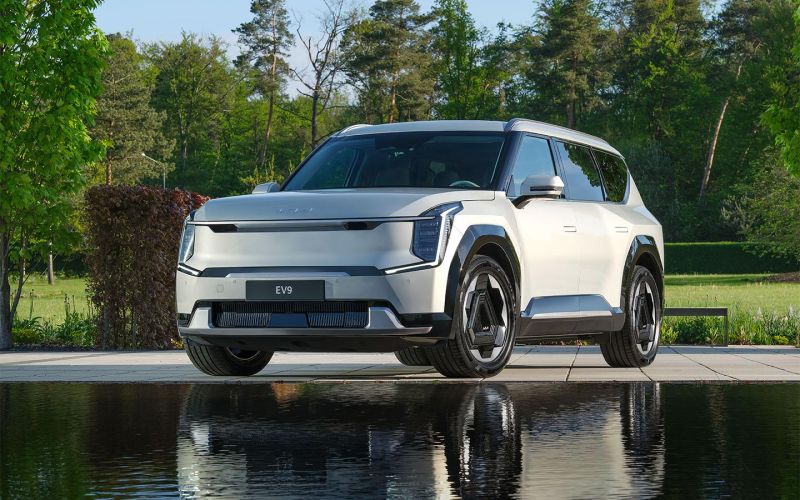 
            Электрический кроссовер Kia EV9 стал «Всемирным автомобилем года»
        