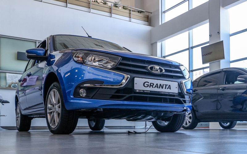 
            Бестселлер Lada Granta за год подорожал на 22 тыс. — 124,4 тыс. руб.
        