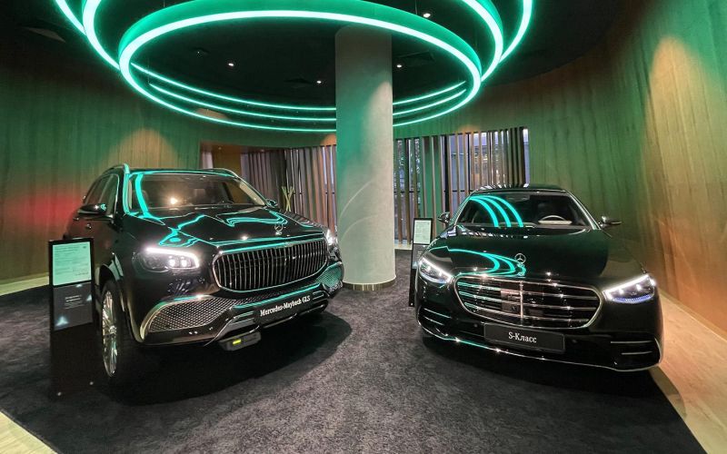 
            ЕС запретит экспорт люксовых автомобилей через Белоруссию в Россию
        