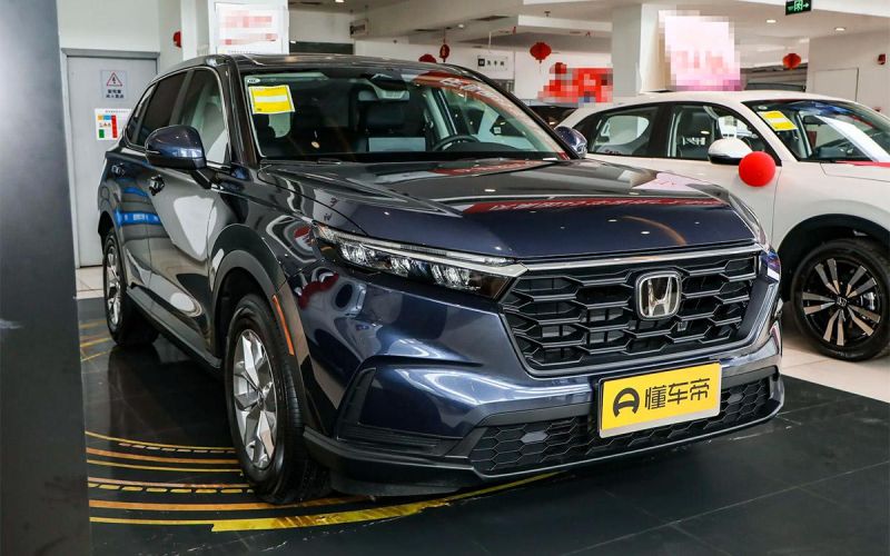 
            Дилеры привезли в Россию новый Honda CR-V. Сколько он стоит
        