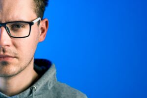 Мужские компьютерные очки: особенности линз, оправ и их влияние на зрение