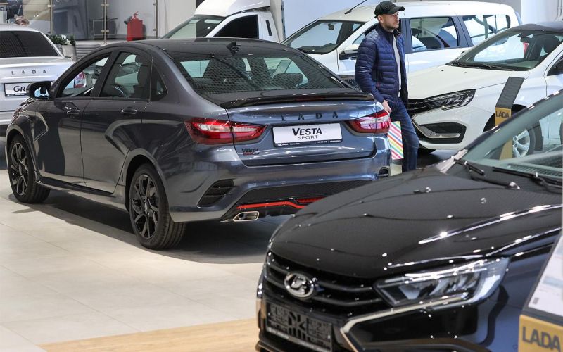 В России продажи легковых автомобилей выросли на 47%