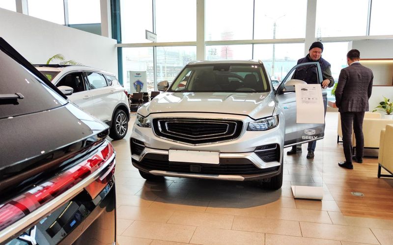 
            Дилеры начали продавать машины в рассрочку. Условия, скидки и платежи
        