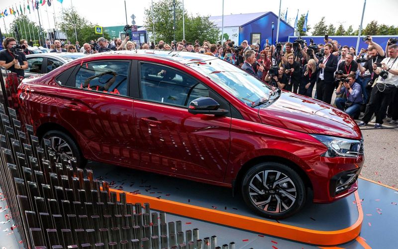 
            «Идеальный вариант для США». Что говорят про новую Lada Iskra за границей
        