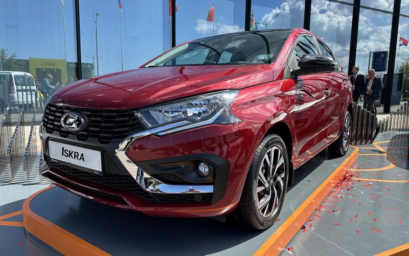 «Прямо обидно». Что говорят о новой Lada Iskra владельцы Vesta и Grantа