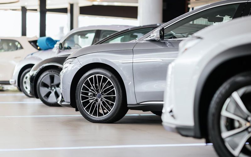 
            Дилеры продают машины, которые нельзя поставить на учет. Это законно?
        