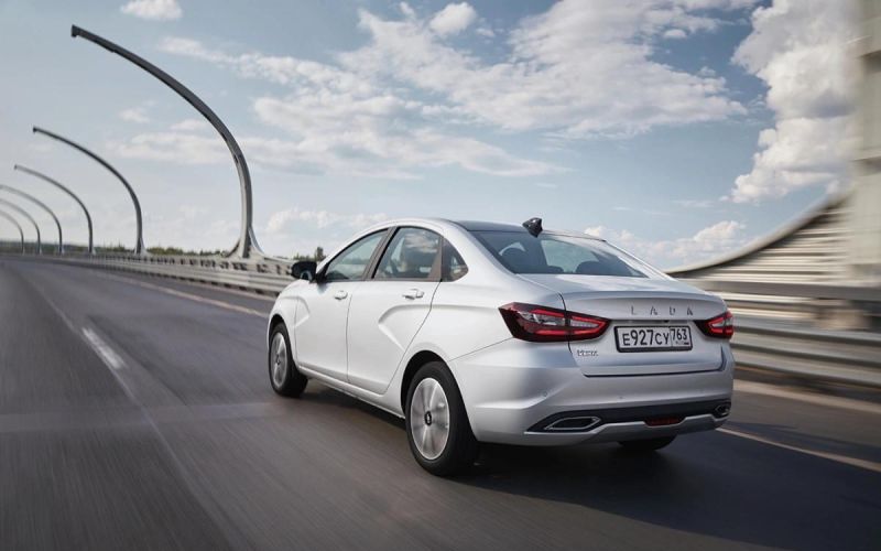 
            АвтоВАЗ ввел скидки на прошлогодние Lada. Но есть нюансы
        