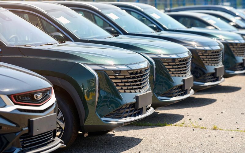 
            Бренды и дилеры ввели большие скидки на новые машины. Таблицы и цены
        