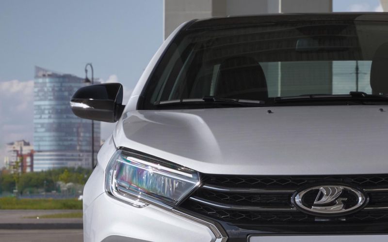 
            Что за секретную новинку АвтоВАЗ покажет на ПМЭФ. Мы собрали варианты
        