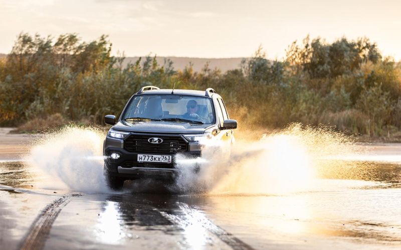 
            Почему на Lada Niva Travel нет шноркеля. Главный инженер все пояснил
        