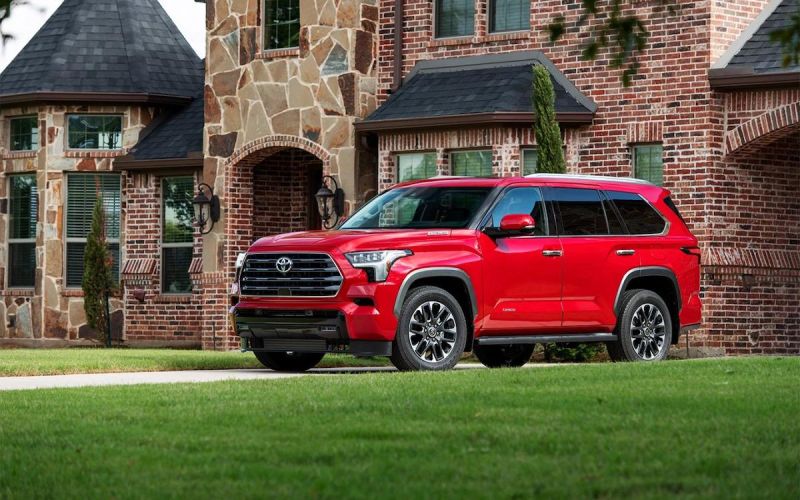 
            В России начали продавать новые Toyota Sequoia. Взгляните на цены
        