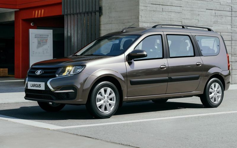 
            АвтоВАЗ возобновил продажи Lada Largus. В чем была проблема
        