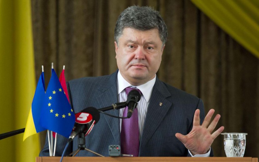 Порошенко заявил, что военным путём Донбасс победить не получится.