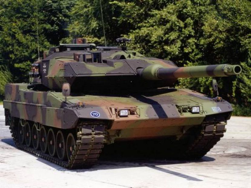 Под Бахмуткой подбит немецкий танк Леопард, после учений НАТО у ВСУ появилась западная техника