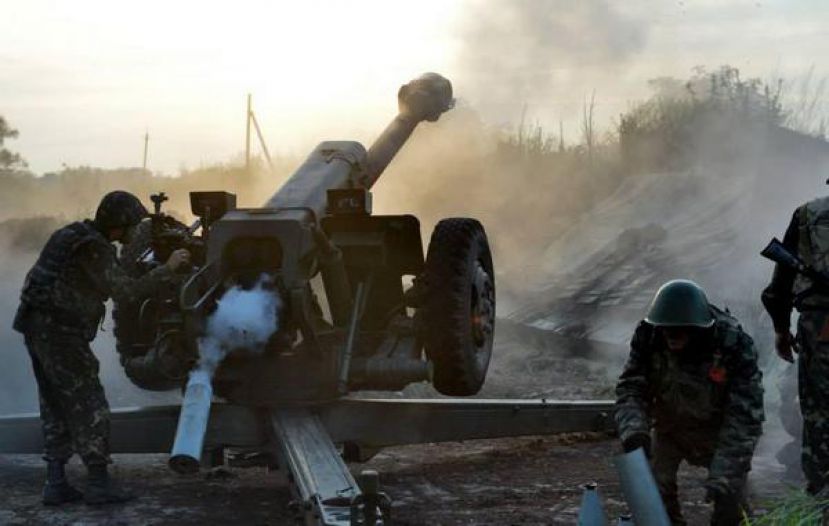 Украинская артиллерия снова обстреляла своих десантников из 80-й бригады ВСУ и не дала им выйти из окружения