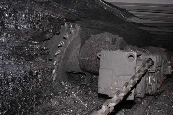 Киев распорядился закрыть шахты в Донбассе