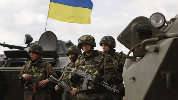 Украина продолжает нарушать перемирие и стягивать войска