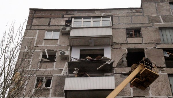 Захарченко: на Горловку сбросили 500-килограммовые авиабомбы