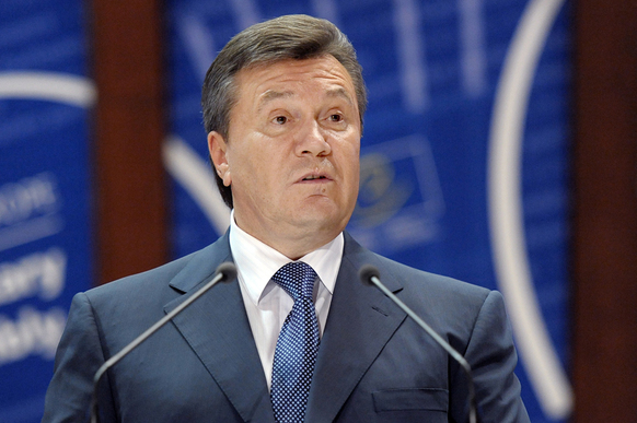 Янукович призвал Порошенко выйти на майдан и отчитаться о проделанной работе